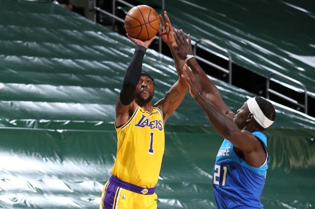 od体育下载-赛季三分命中率联盟第三！湖人球迷终于不再嘘他